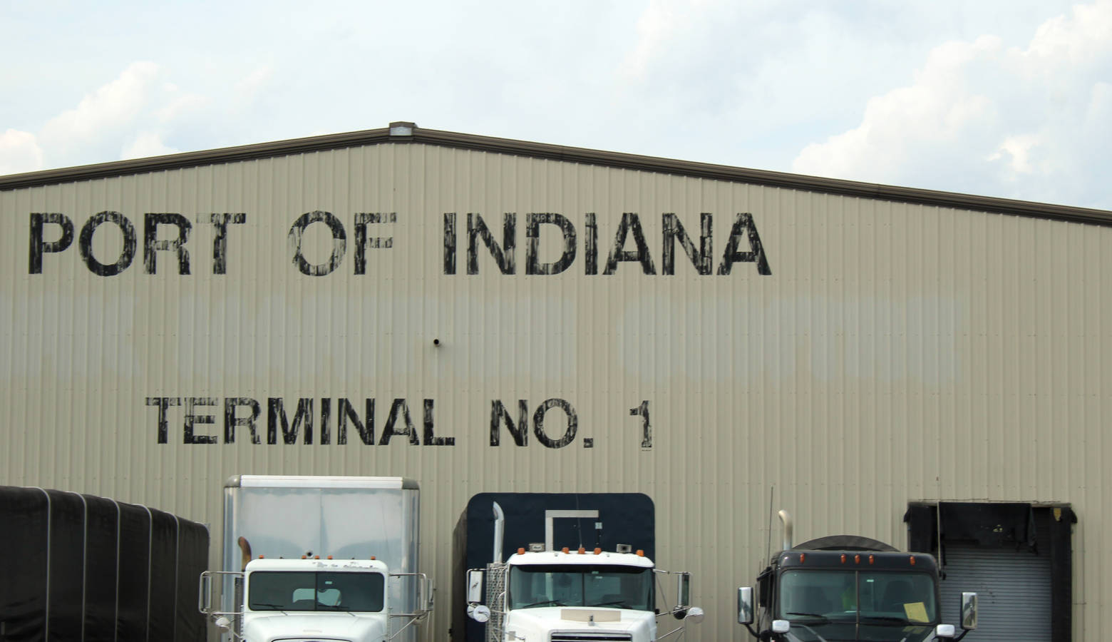 The Port of Indiana-Jeffersonville is a manufacturing and distribution hub for trains, trucks and barges on the Ohio River. (Annie Ropeik/IPB News)