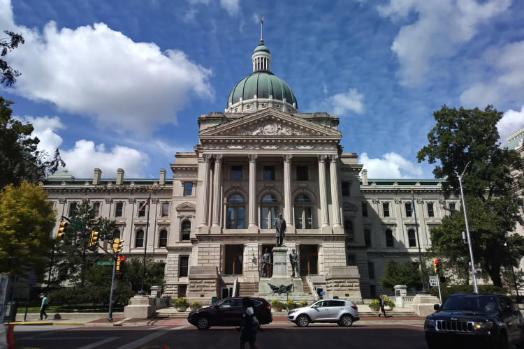 A panel of lawmakers wants to give Department of Child Services case workers more time to begin and complete investigations into child abuse. (Lauren Chapman/IPB News)