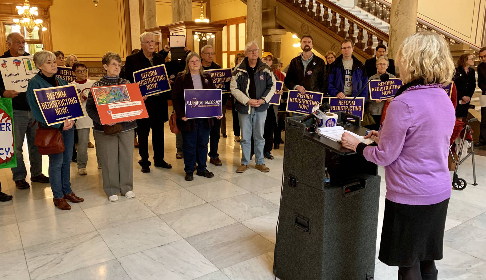 Redistricting reform advocates rally at the Statehouse. (Brandon Smith/IPB News)