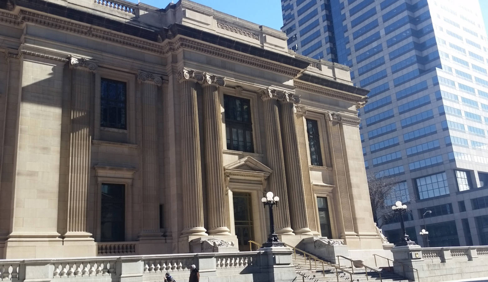 The Birch Bayh Federal Building and U.S. Courthouse in downtown Indianapolis. (Lauren Chapman/IPB News)