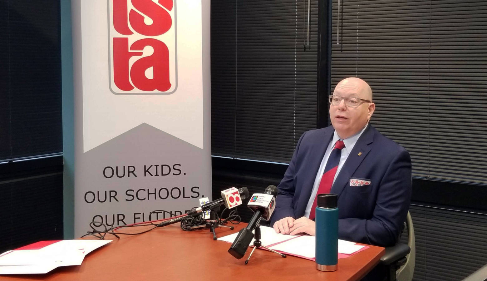 ISTA President Keith Gambill speaks to reporters about the union's agenda for 2020, after a massive day of action in November. (Jeanie Lindsay/IPB News)