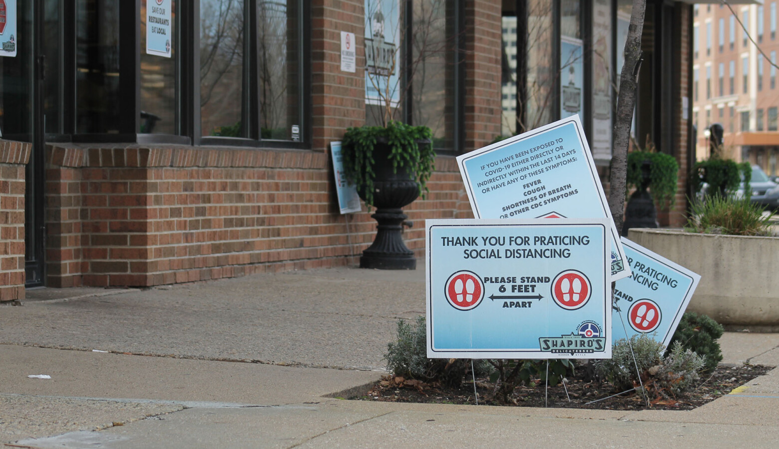 While new cases leveled off, the state’s hospital census set new records, with 3,392 Hoosiers hospitalized with COVID-19 on Sunday. (Lauren Chapman/IPB News)