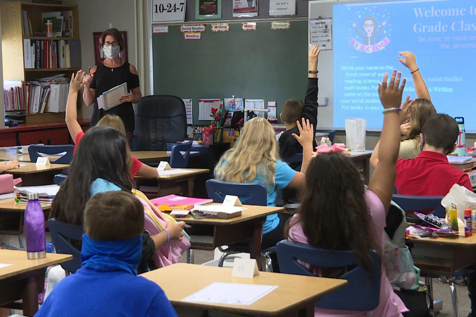 Indiana's Teacher Compensation Commission Unveils Report, Recommendations  To Raise Pay – Indiana Public Radio