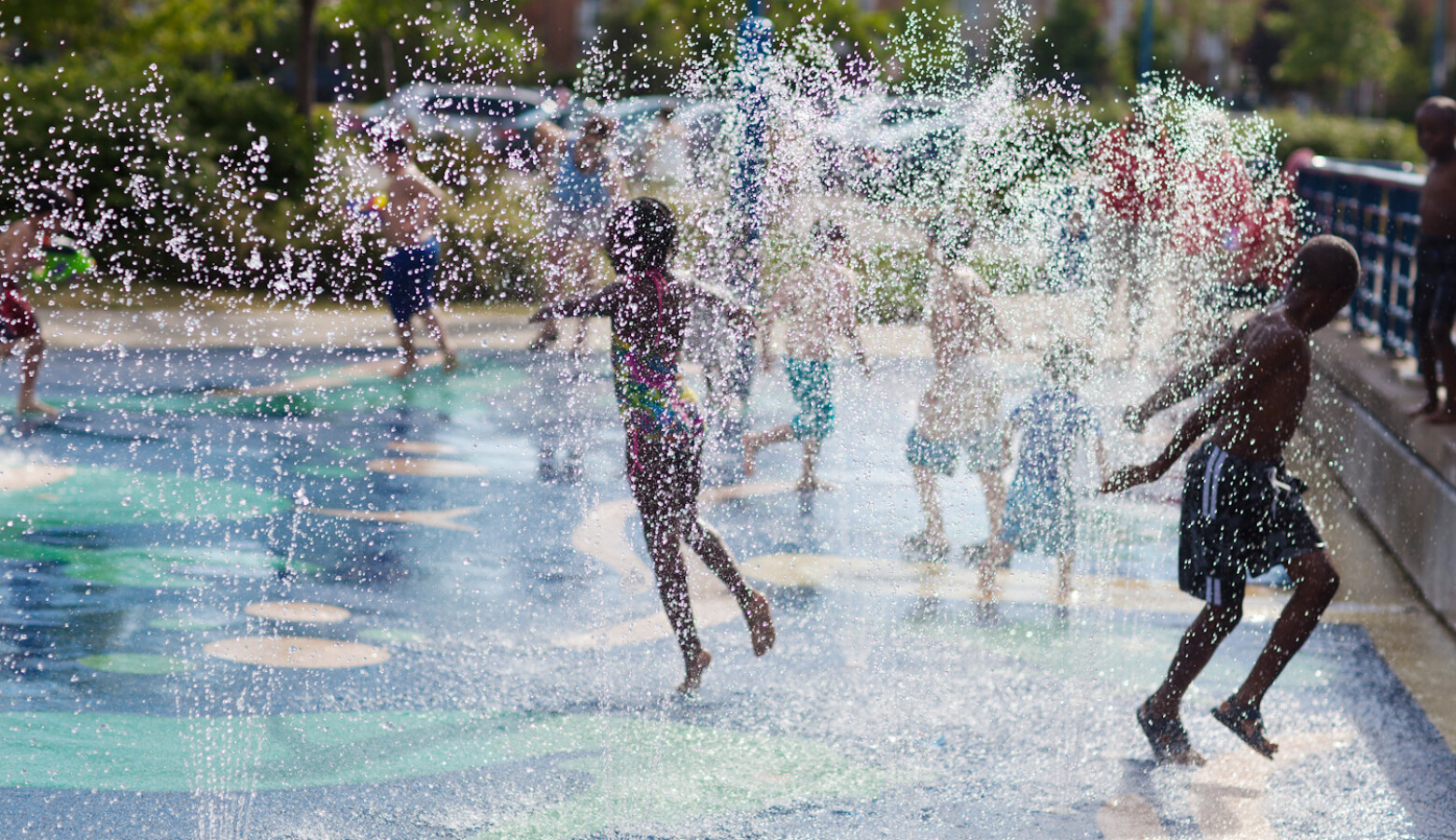 A splash pad in Mississauga, Canada, 2011 (WomEOS/Wikimedia Commons)