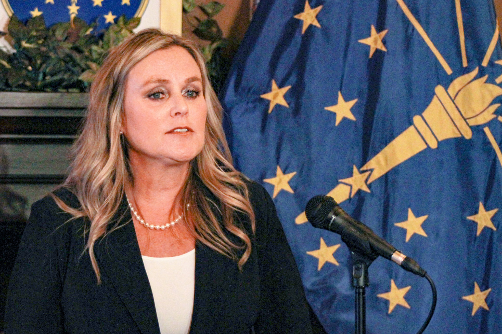 Former Republican Jennifer McCormick launches Democratic bid for