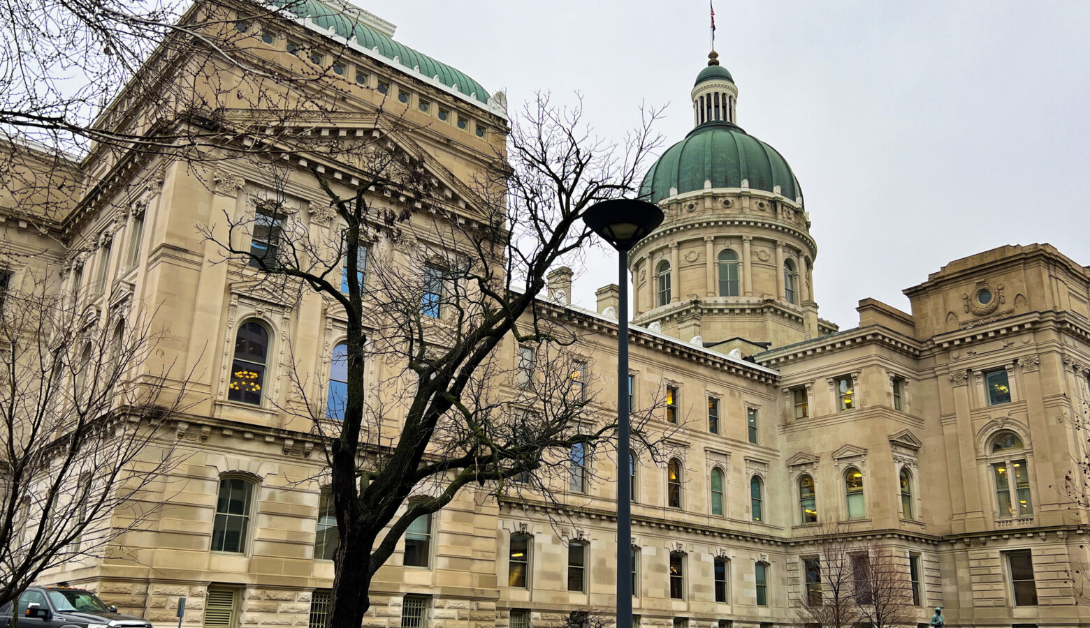 The northwestern exterior of the Indiana Statehouse.