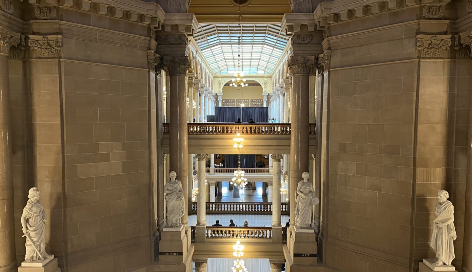 The interior of the Indiana Statehouse.