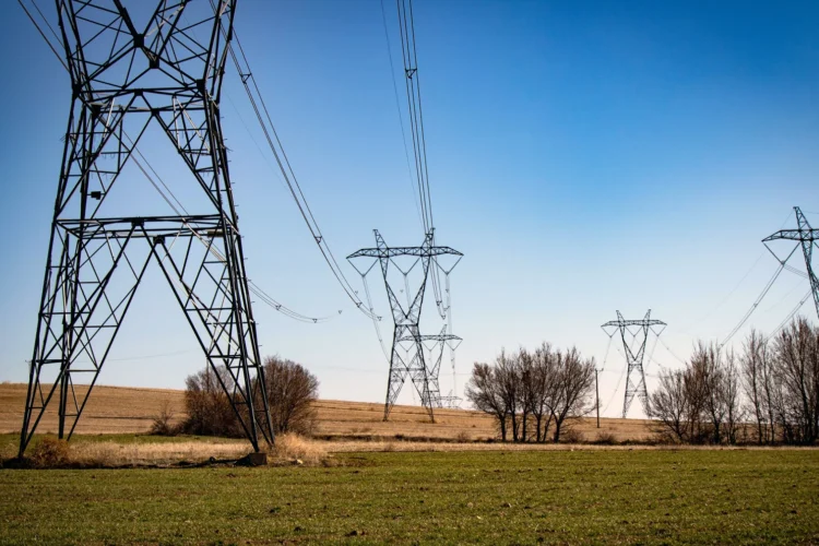 A picture of electric cable lines