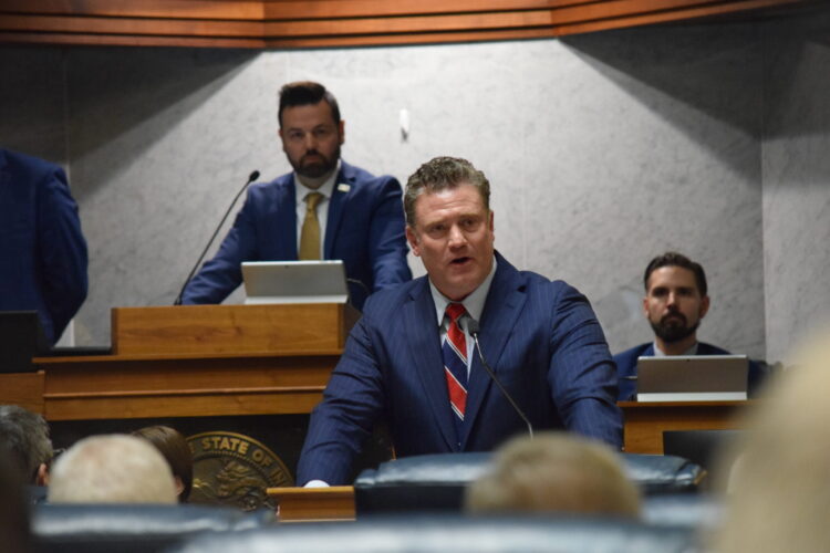Sen. Chris Garten on the Indiana Senate floor.